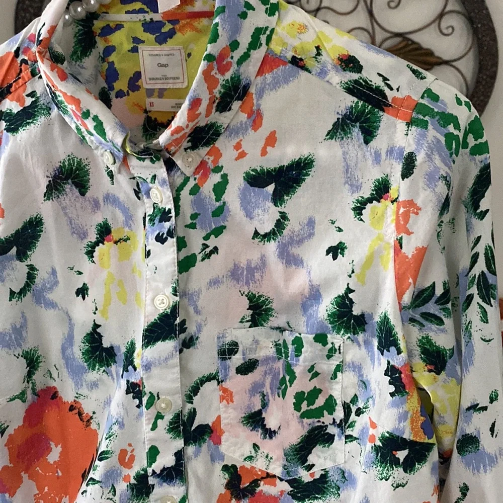 Gap Shrunken Boyfriend Floral Button Down Shirt XS